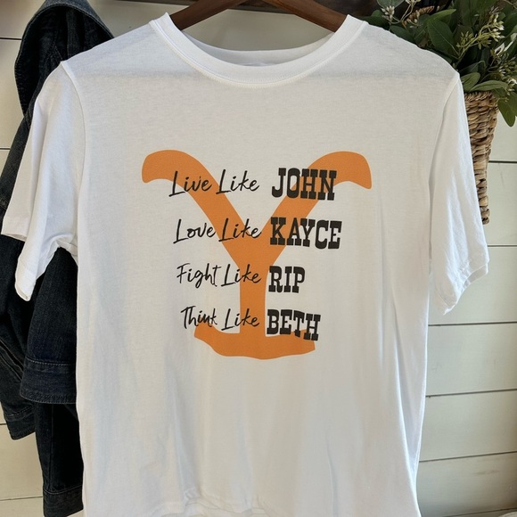 Yellowstone Dutton John Kayce Rip Beth White Graphic Tee T-Shirt Casual Women's - Picture 1 of 4
